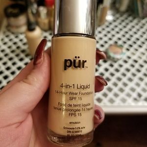 Pür 4 in 1, 14 hour wear foundation